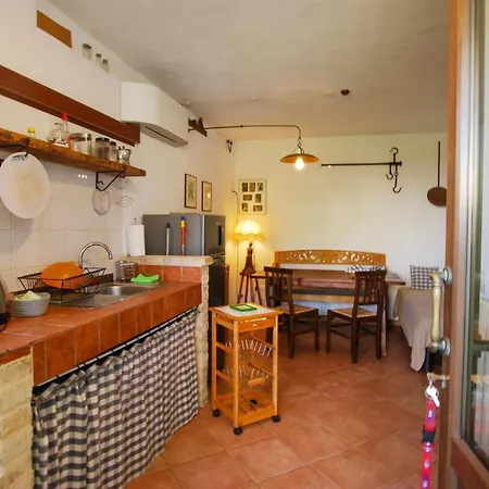 Gorgeous In Monterubbiano With Private Swimming Pool, Be Inside Or Outside Moresco