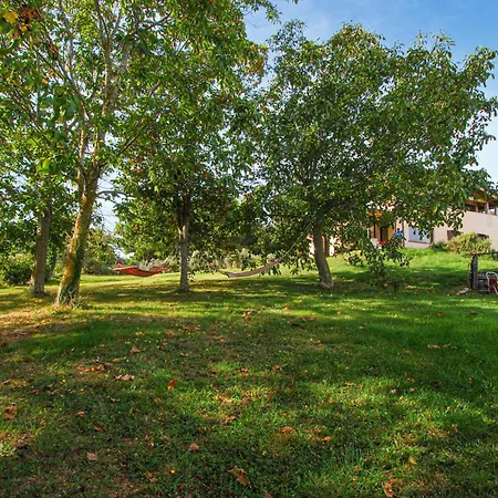 Gorgeous In Monterubbiano With Private Swimming Pool, Be Inside Or Outside Moresco